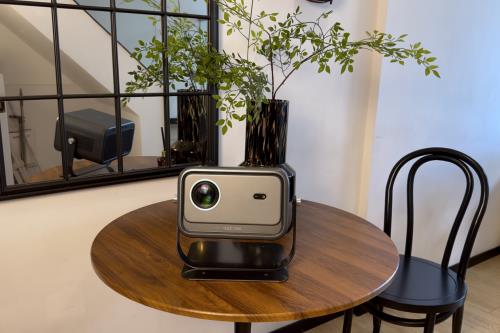 南:大眼橙以新技术+全价位矩阵定义品质标杆pg电子免费模拟器游戏2025投影选购指(图12) 南:大眼橙以新技术+全价位矩阵定义品质标杆pg电子免费模拟器游戏2025投影选购指(图12)